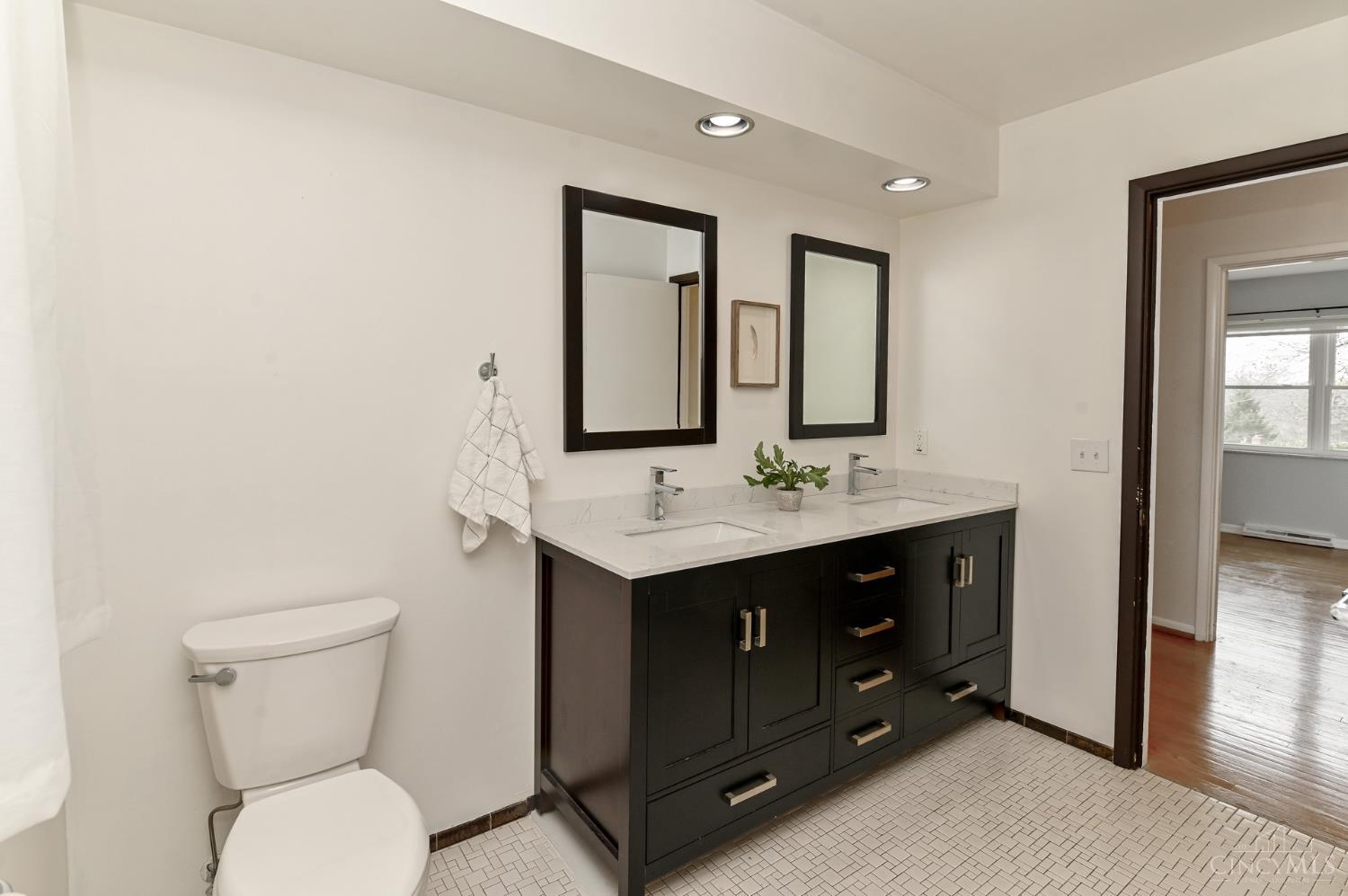 698 Cedar Knolls Court