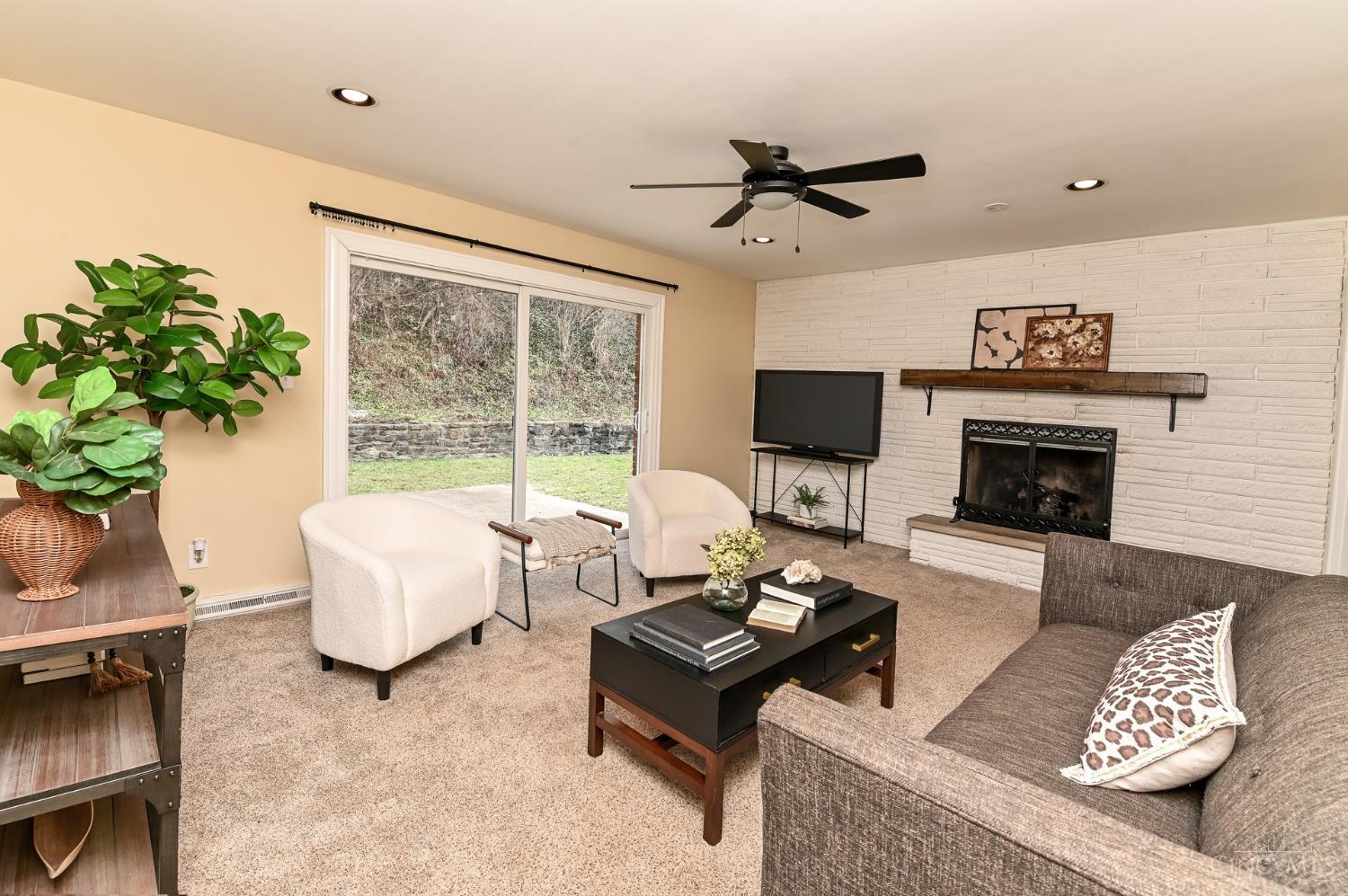 698 Cedar Knolls Court