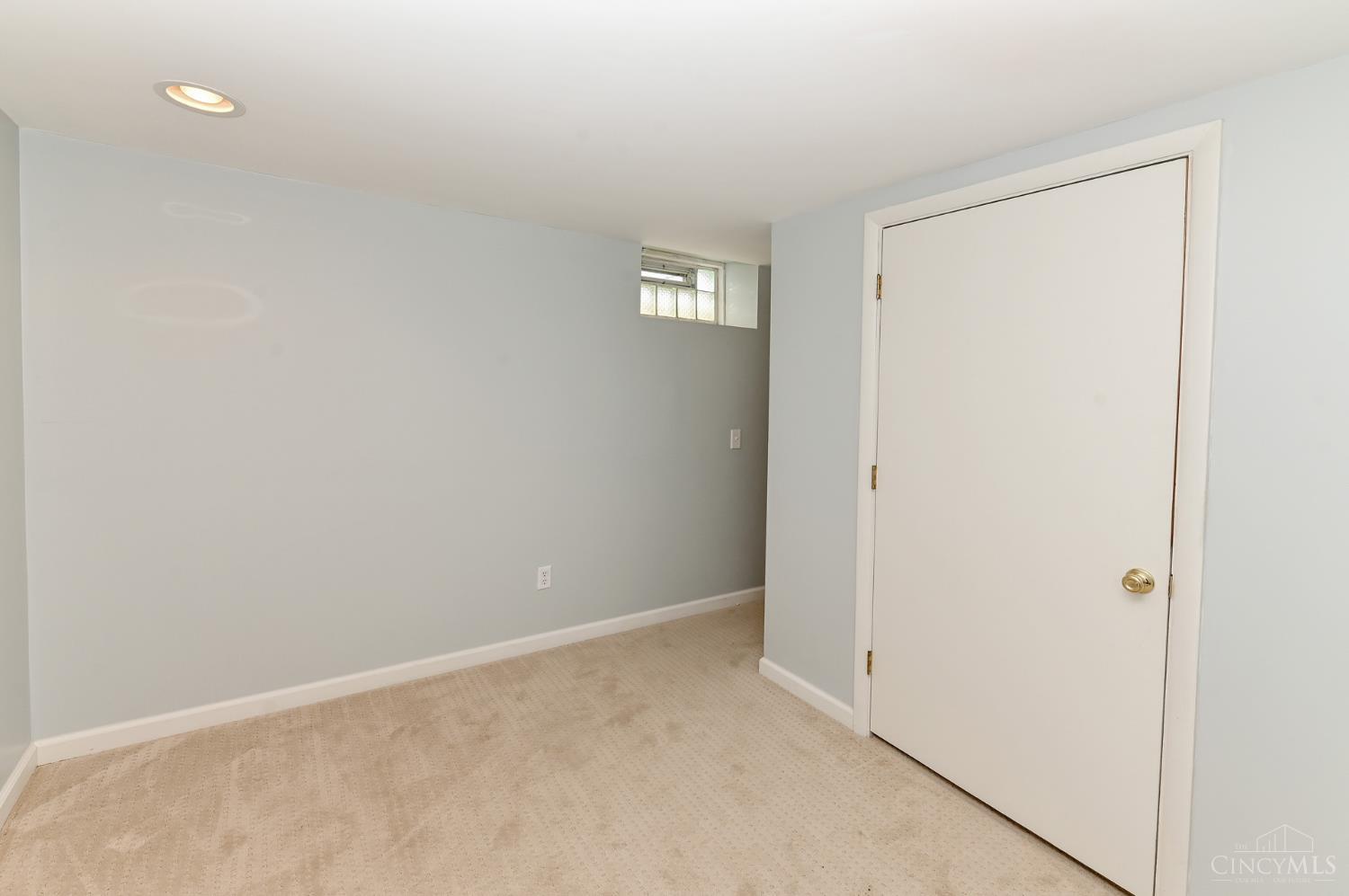 698 Cedar Knolls Court