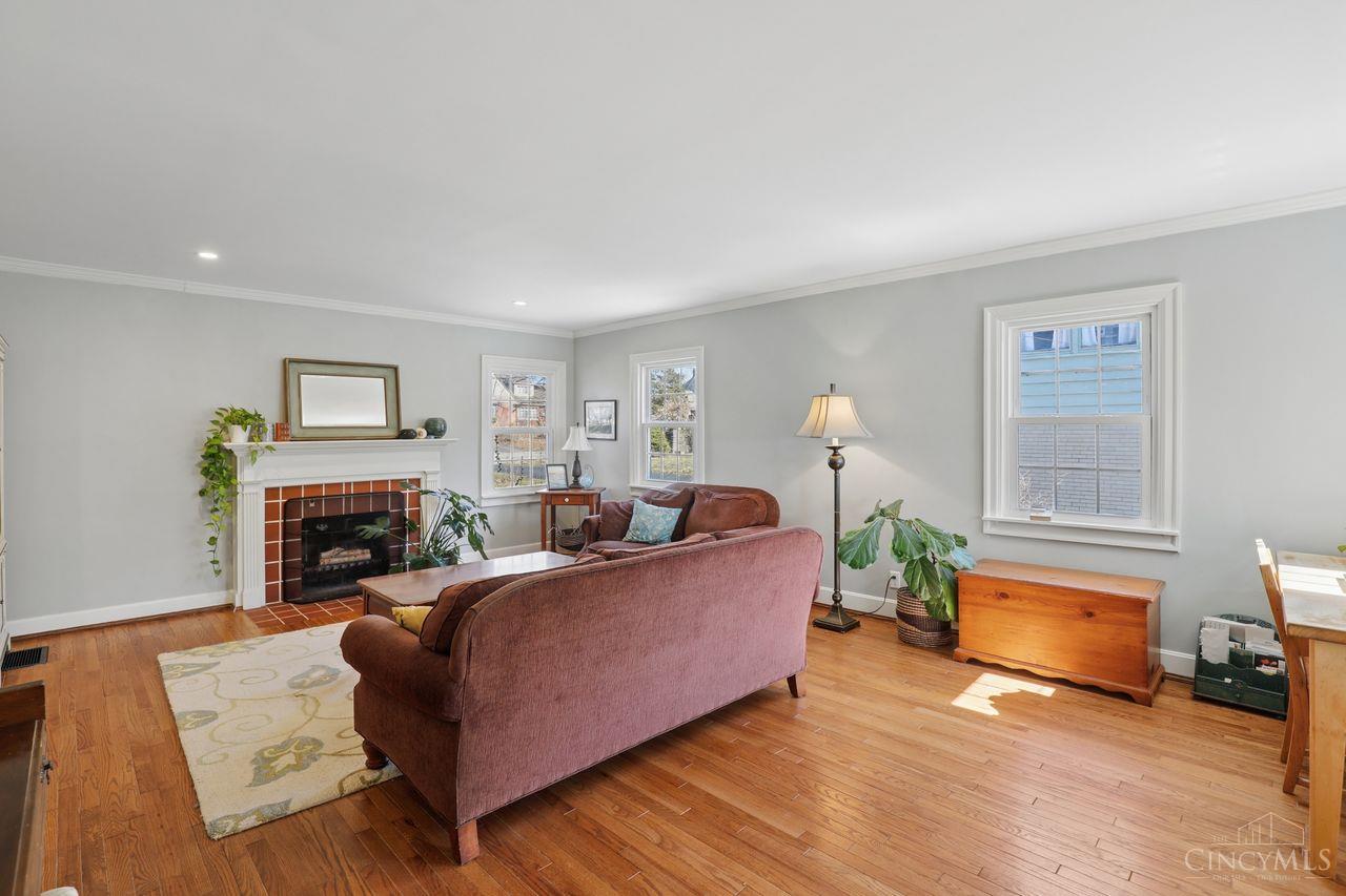 3817 Davenant Avenue