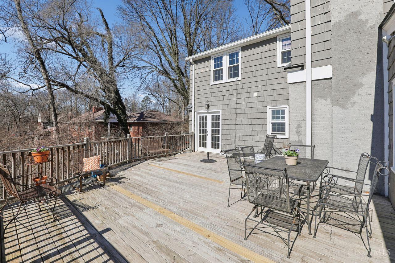 3817 Davenant Avenue