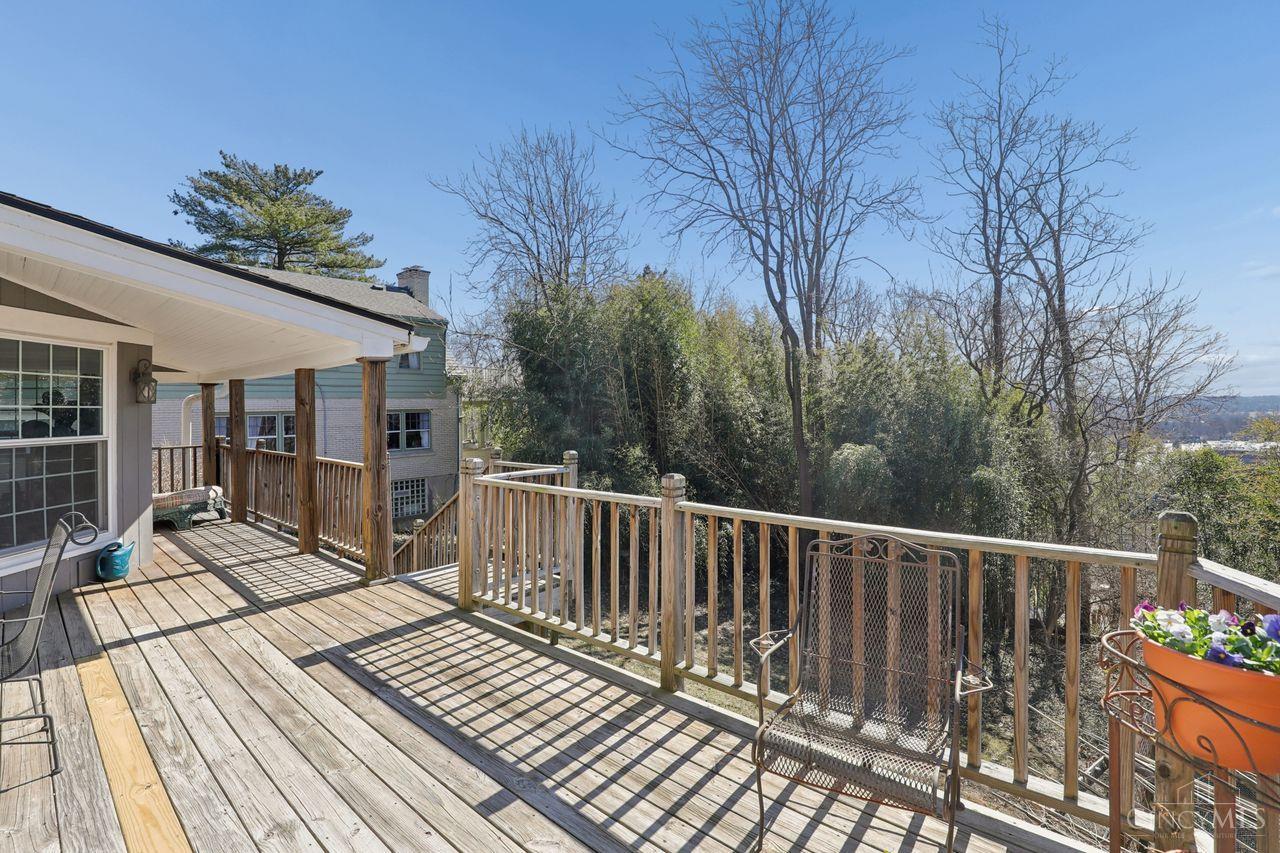 3817 Davenant Avenue