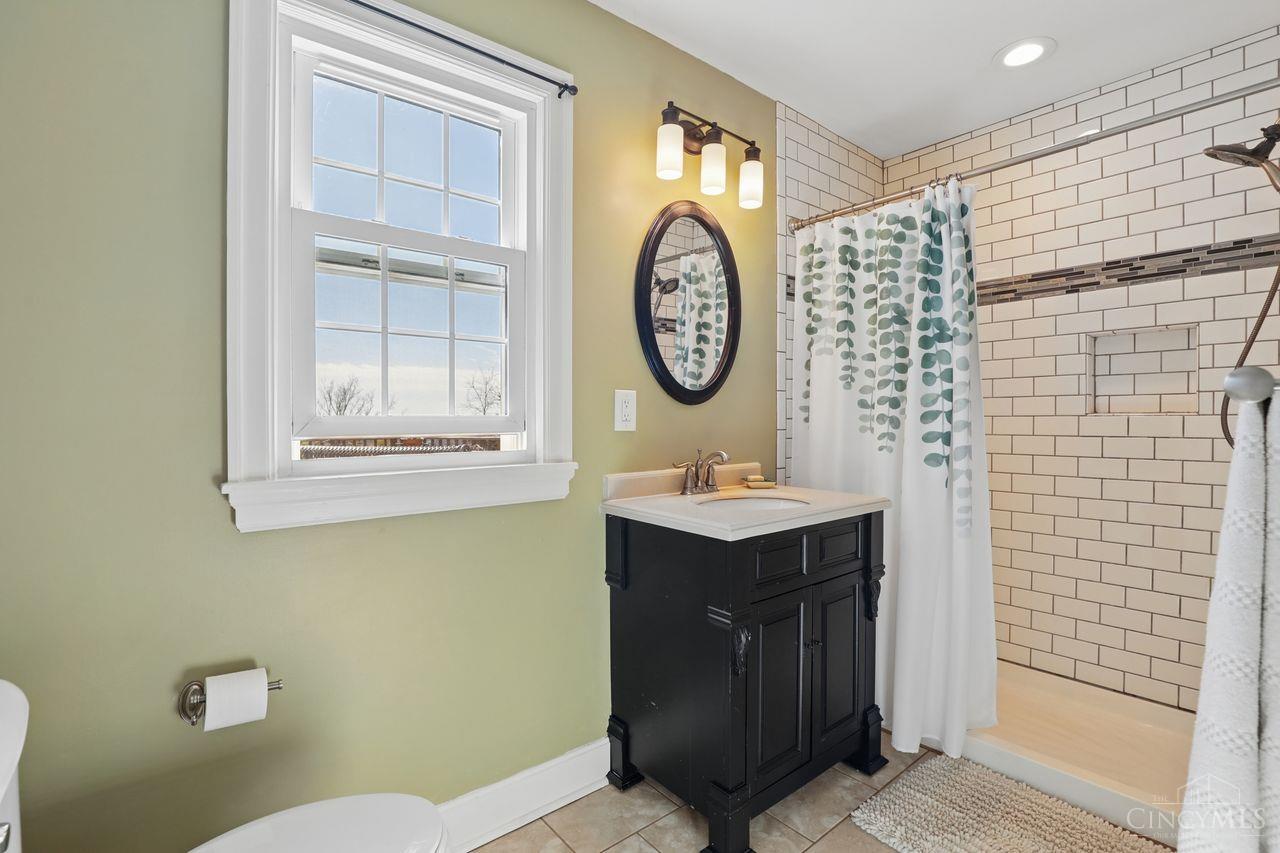 3817 Davenant Avenue