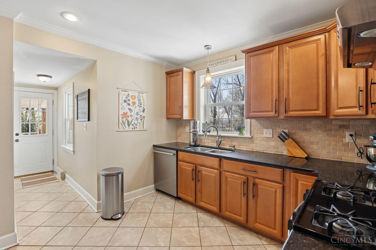 3817 Davenant Avenue