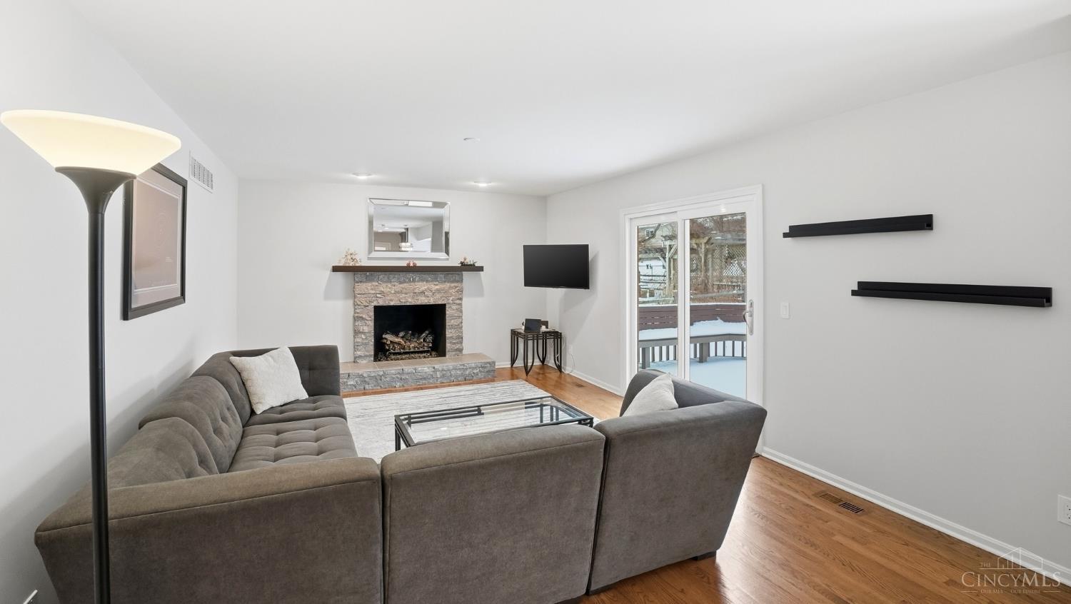 1858 Foxhollow Drive