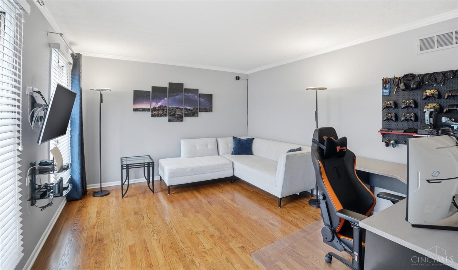 1858 Foxhollow Drive