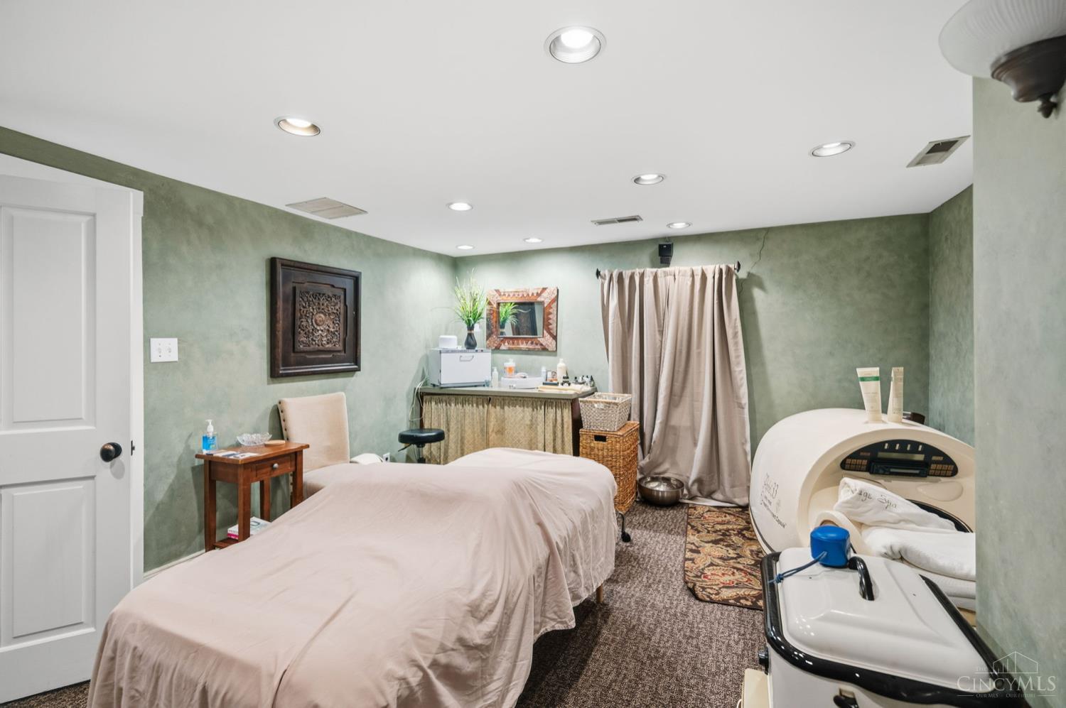 8862 Cincinnati Dayton Road