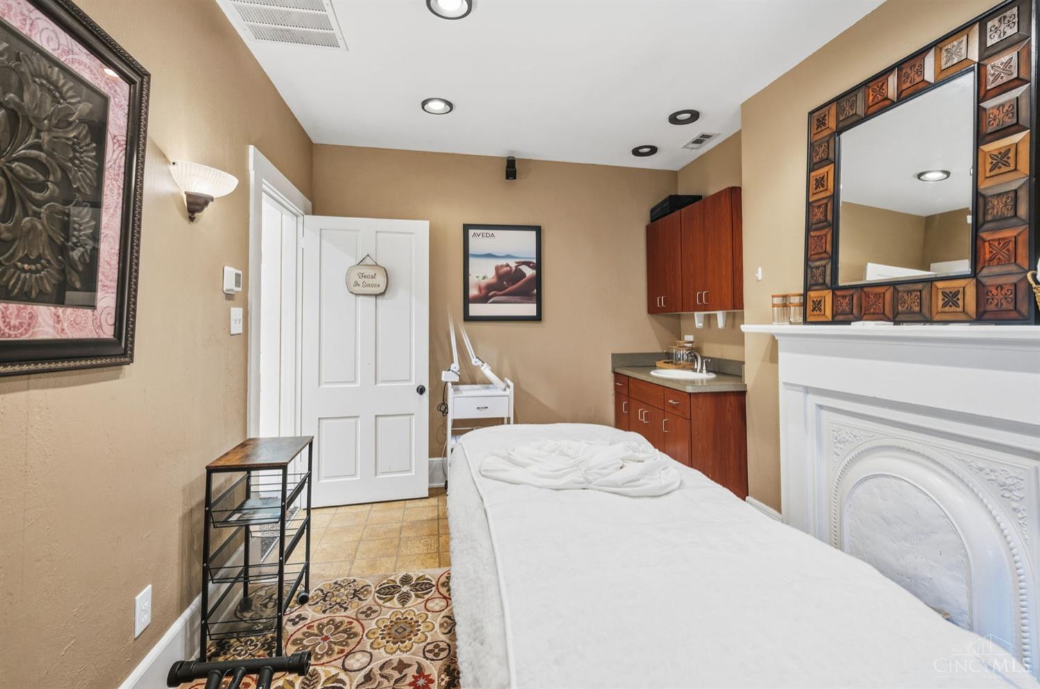 8862 Cincinnati Dayton Road