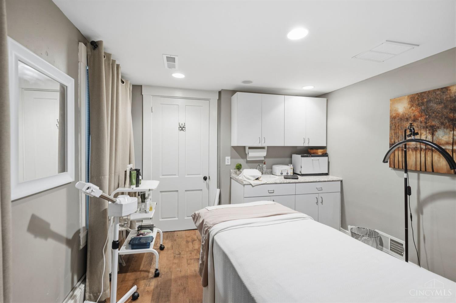 8862 Cincinnati Dayton Road