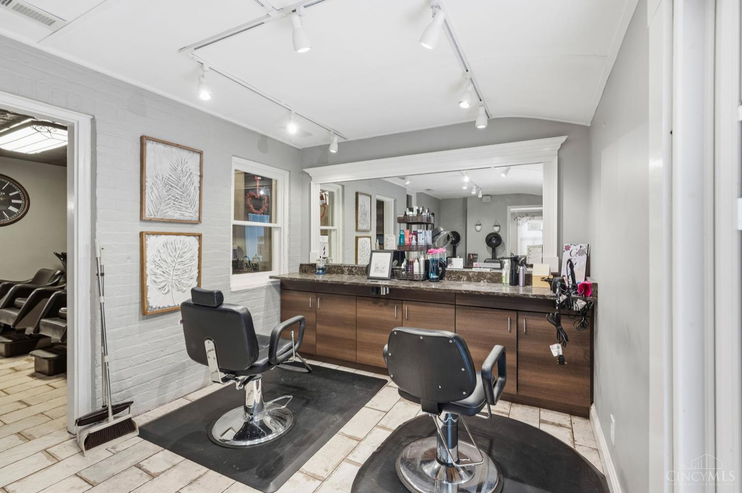 8862 Cincinnati Dayton Road