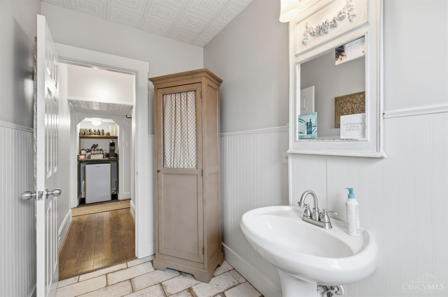 8862 Cincinnati Dayton Road