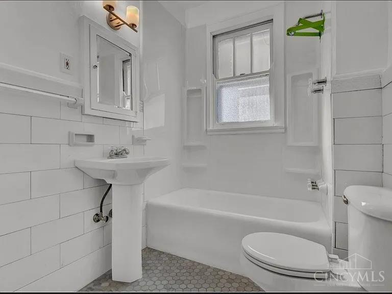 4363 Ridgeview Avenue