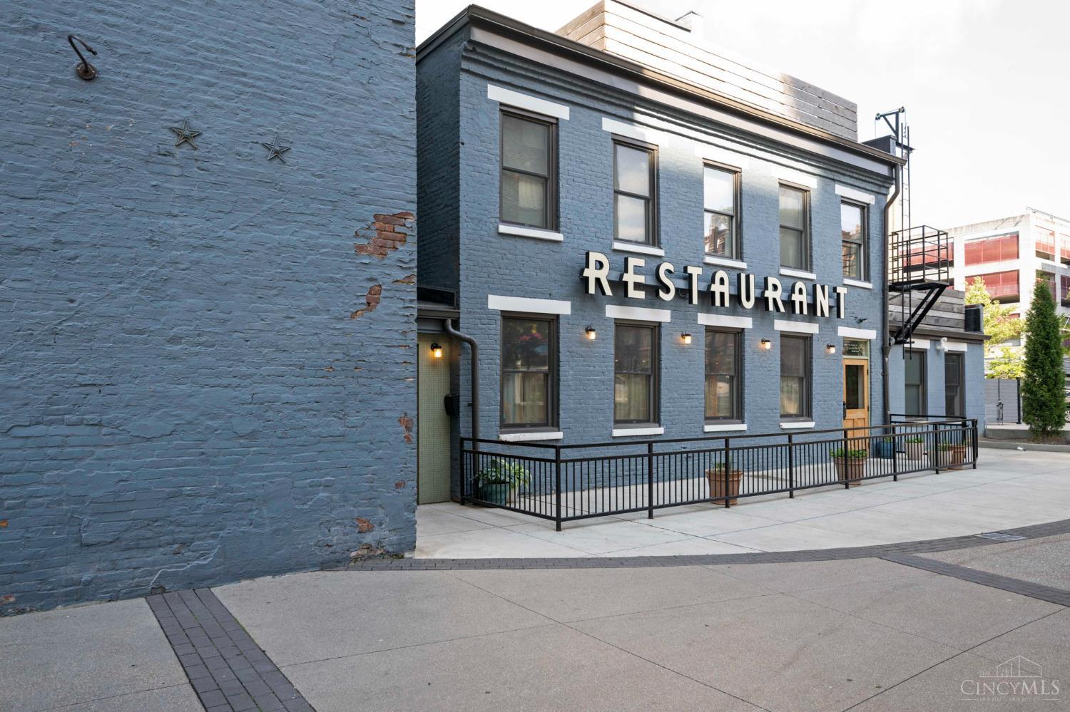 33 E Court Street 201
