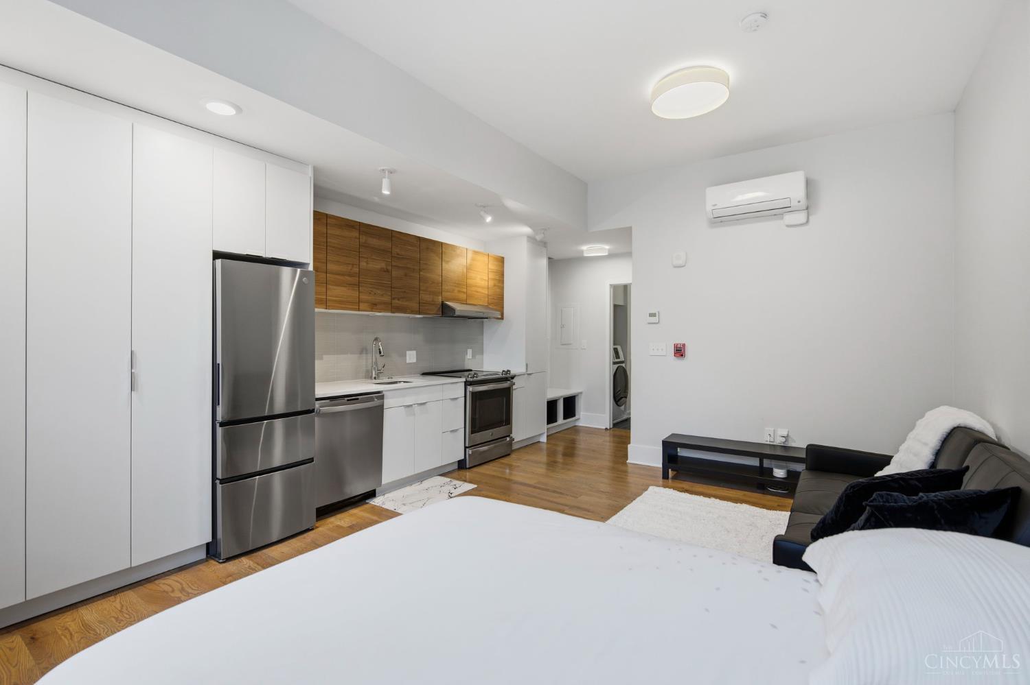 33 E Court Street 201