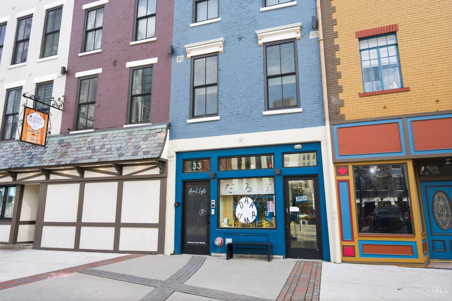 33 E Court Street 201