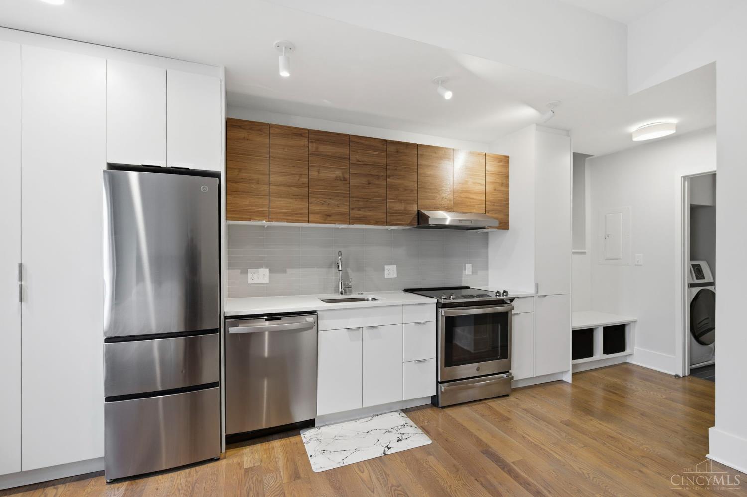 33 E Court Street 201
