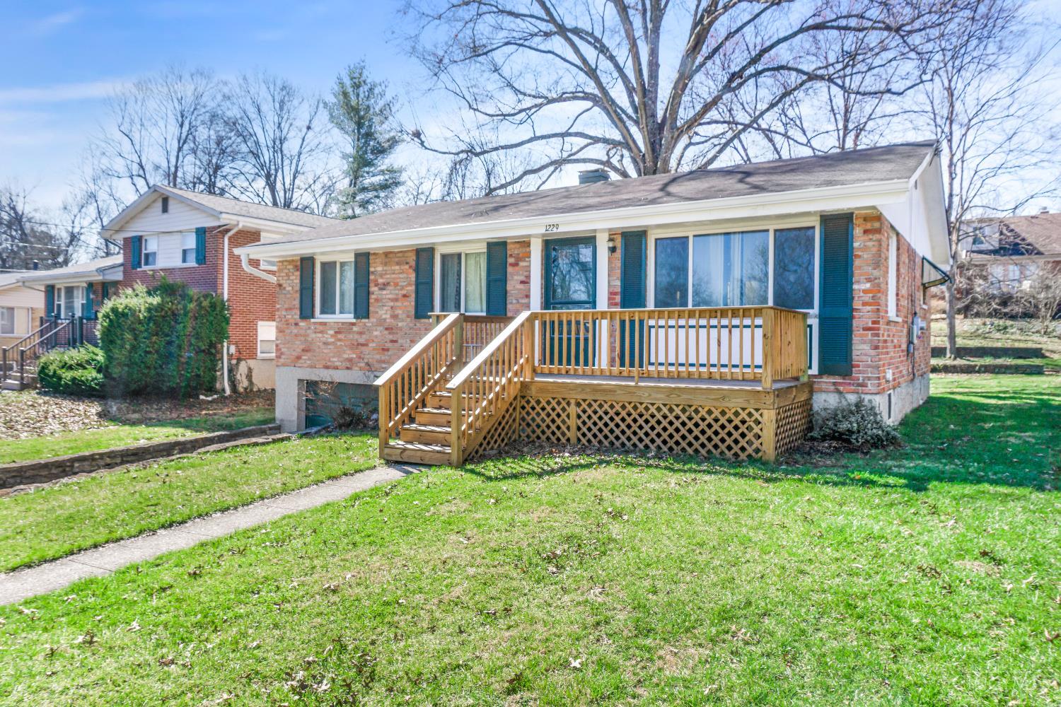 1229 Meadowbright Lane