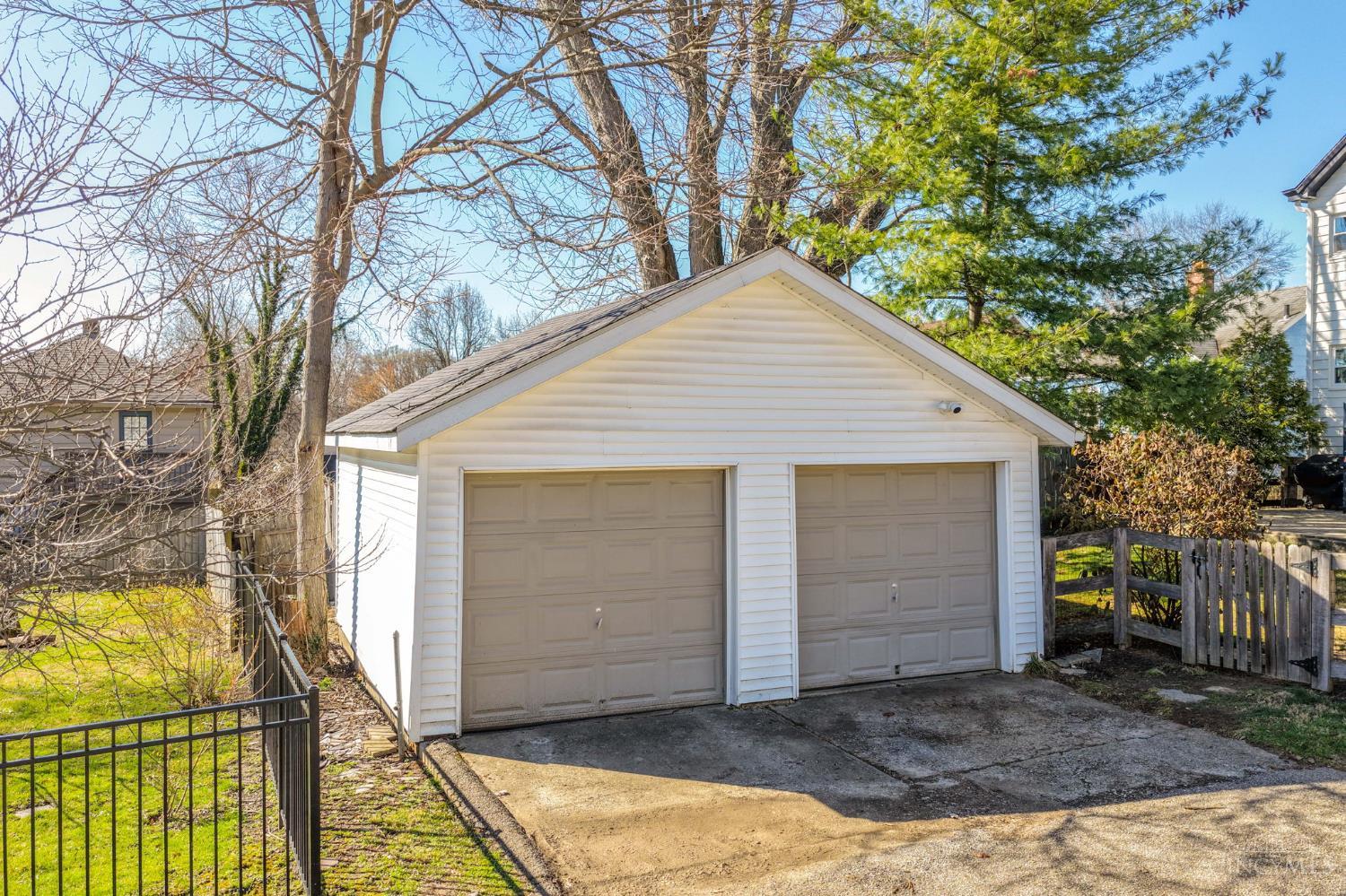 6867 Hurd Avenue