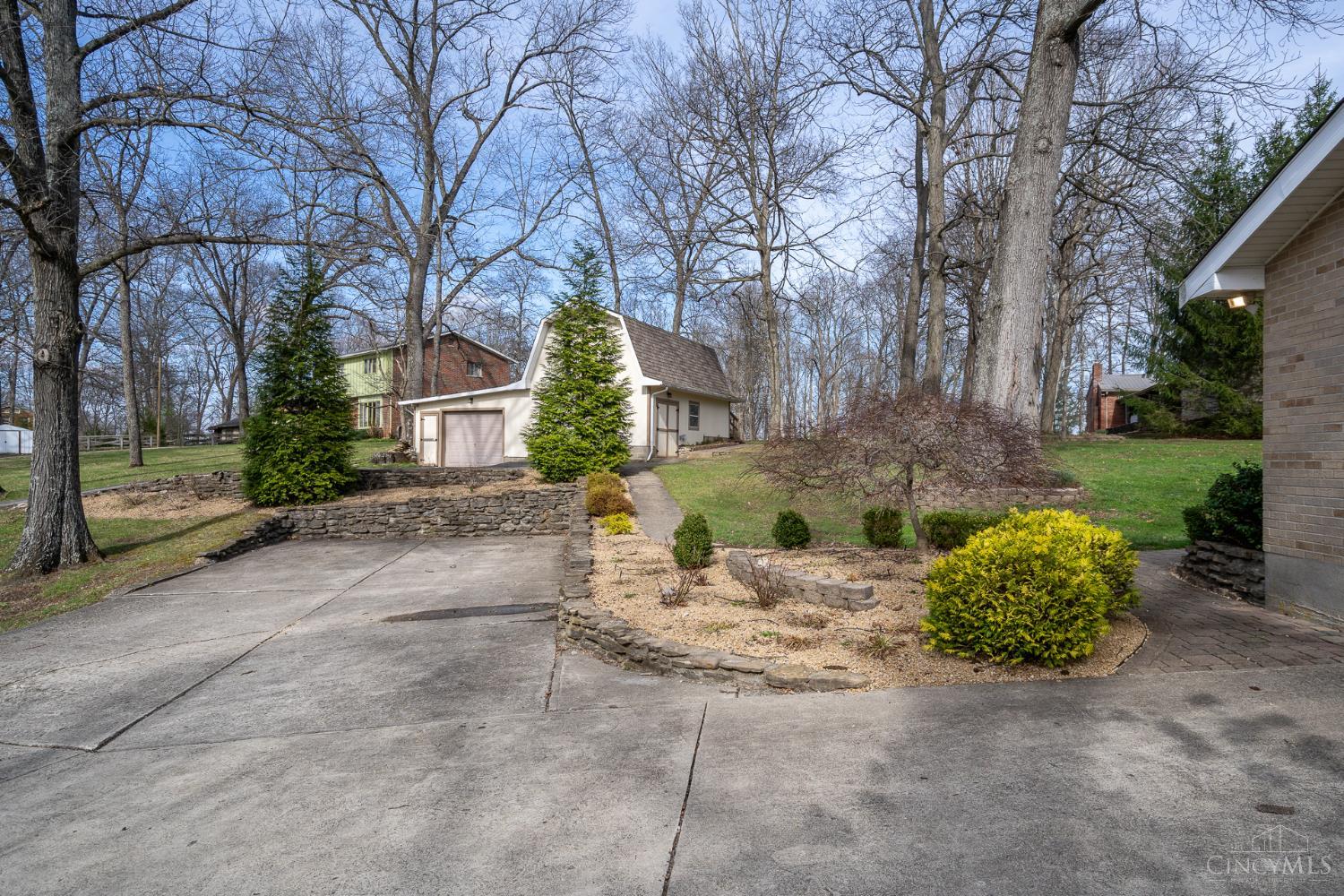 11520 Edgewood Road