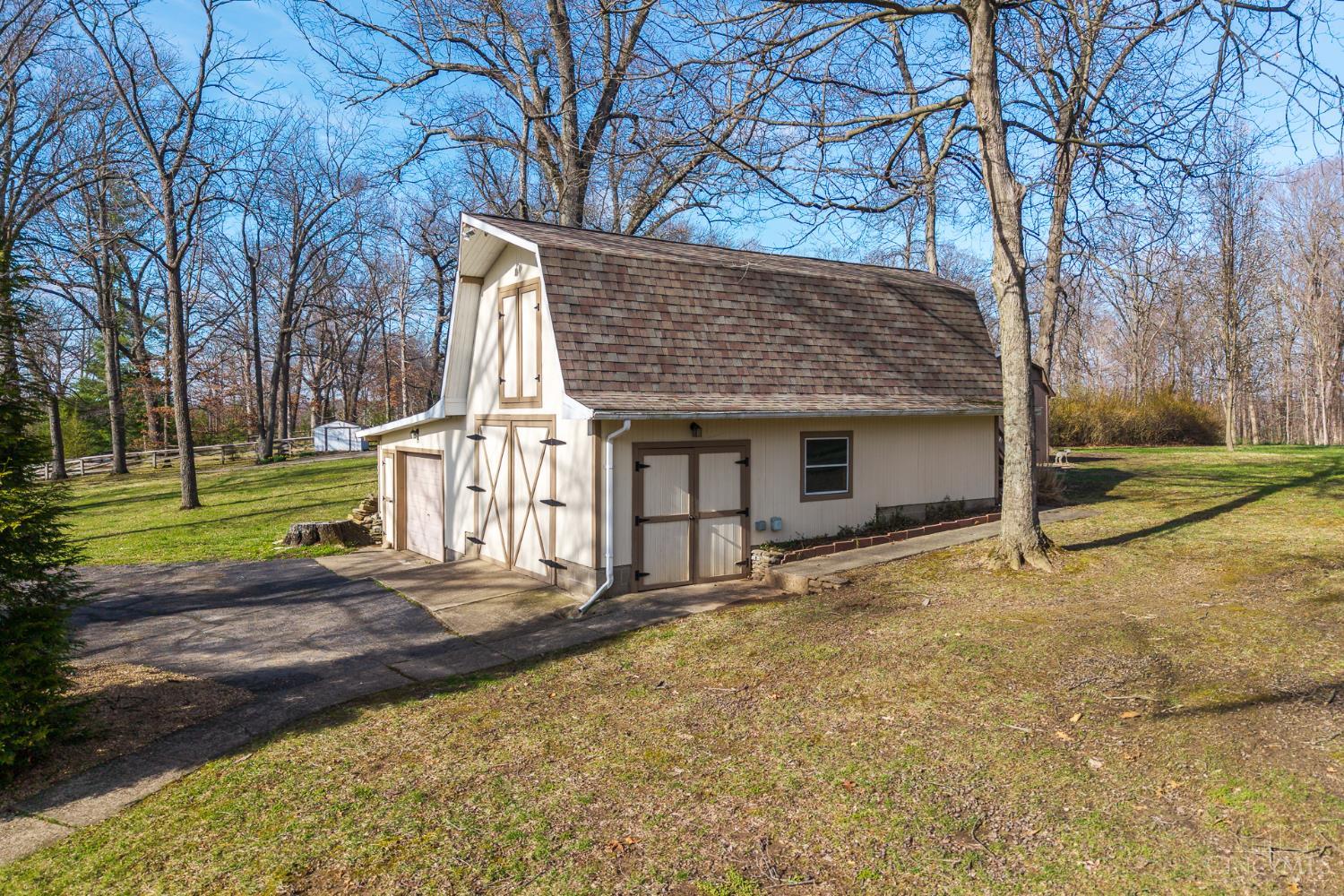 11520 Edgewood Road