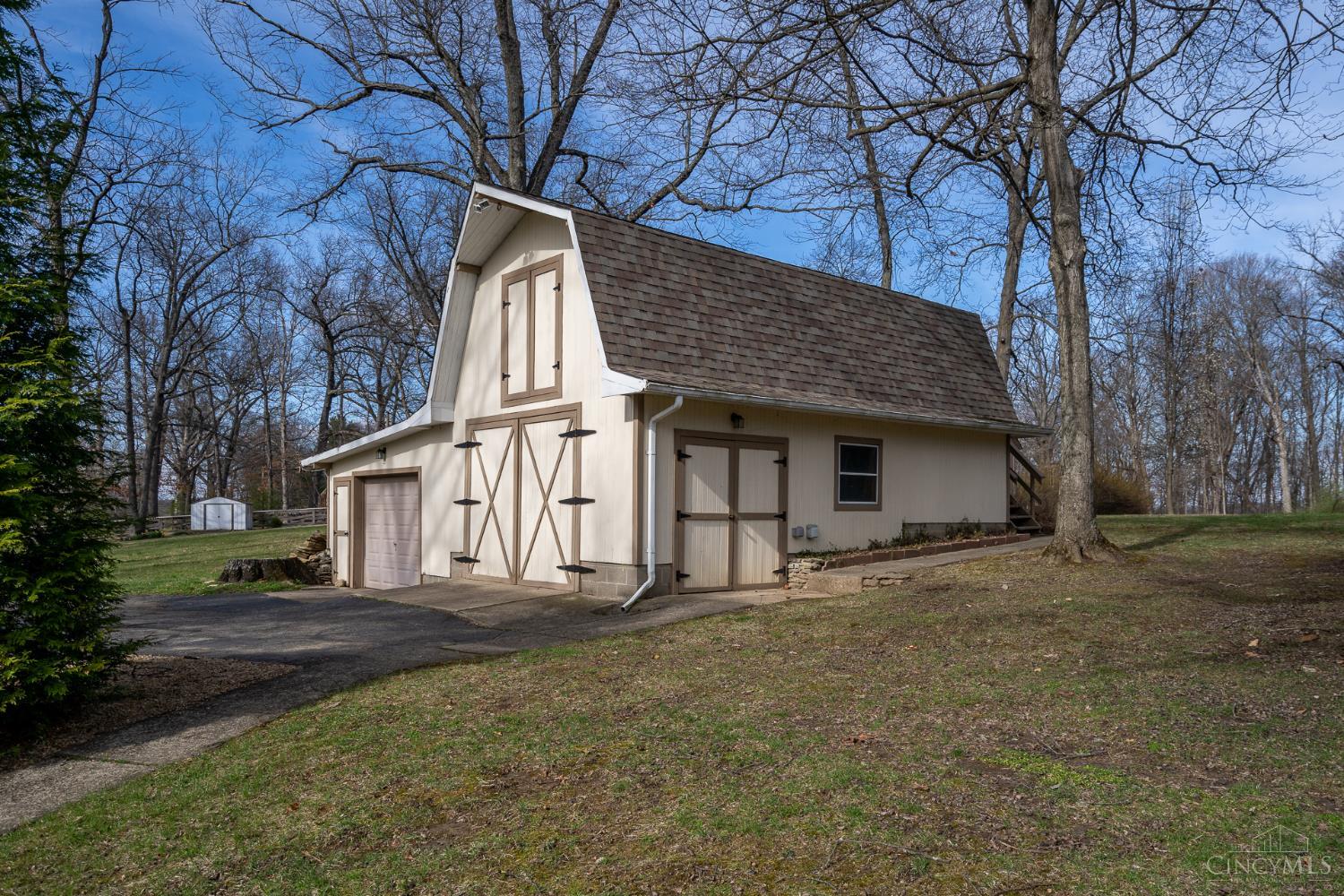 11520 Edgewood Road