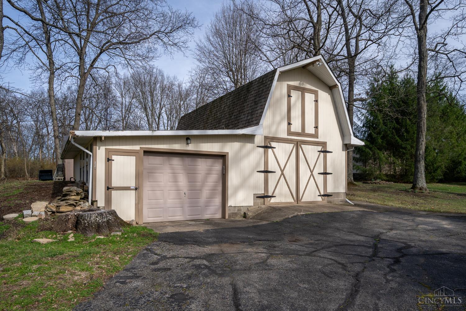 11520 Edgewood Road