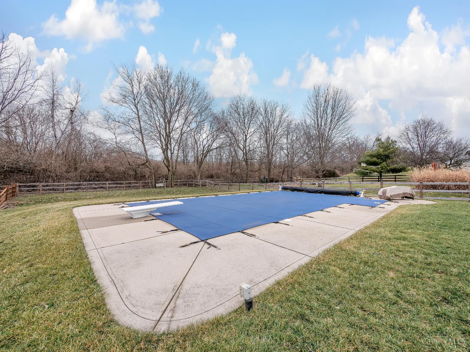 2048 Apple Knoll Lane