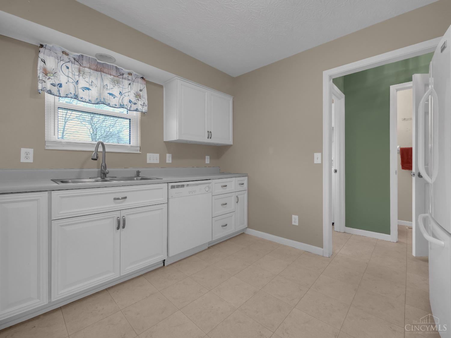 2048 Apple Knoll Lane