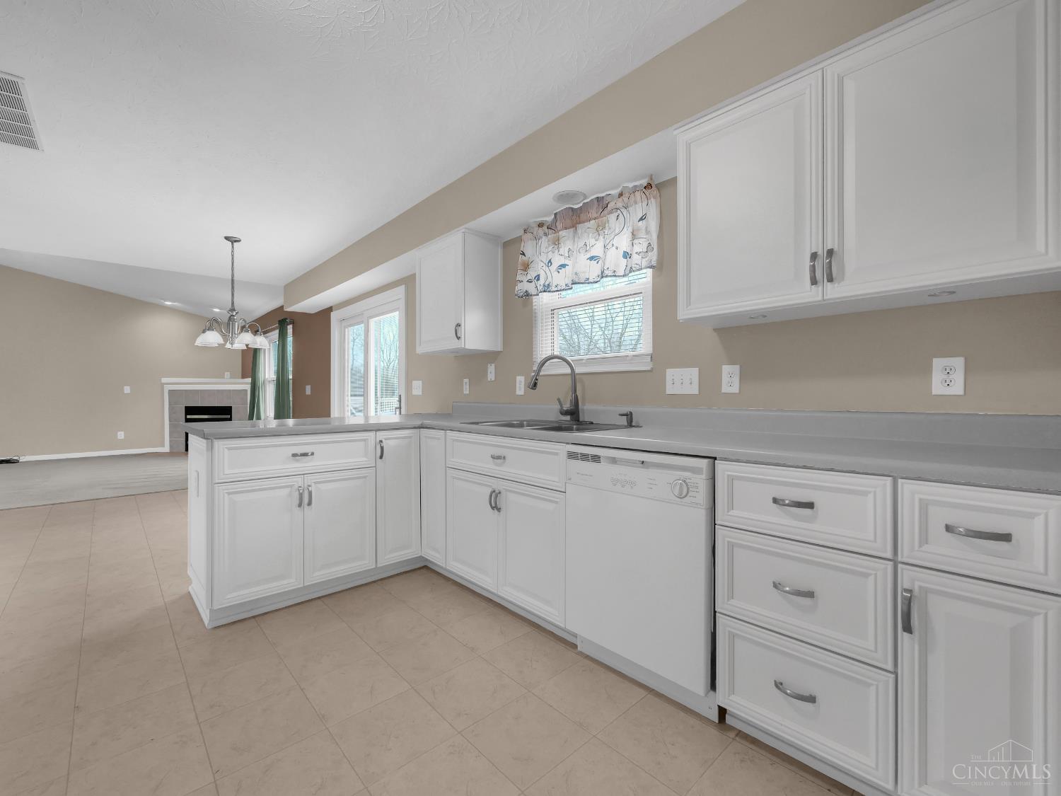 2048 Apple Knoll Lane