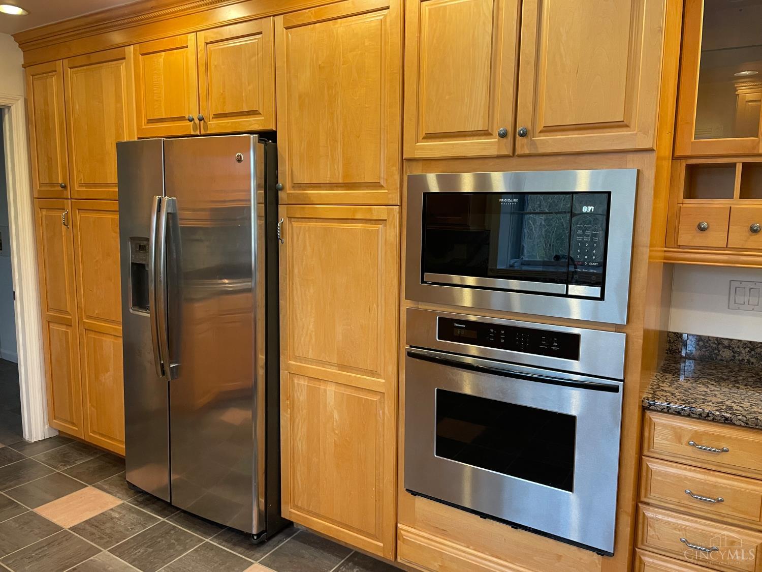 2241 Spinningwheel Lane