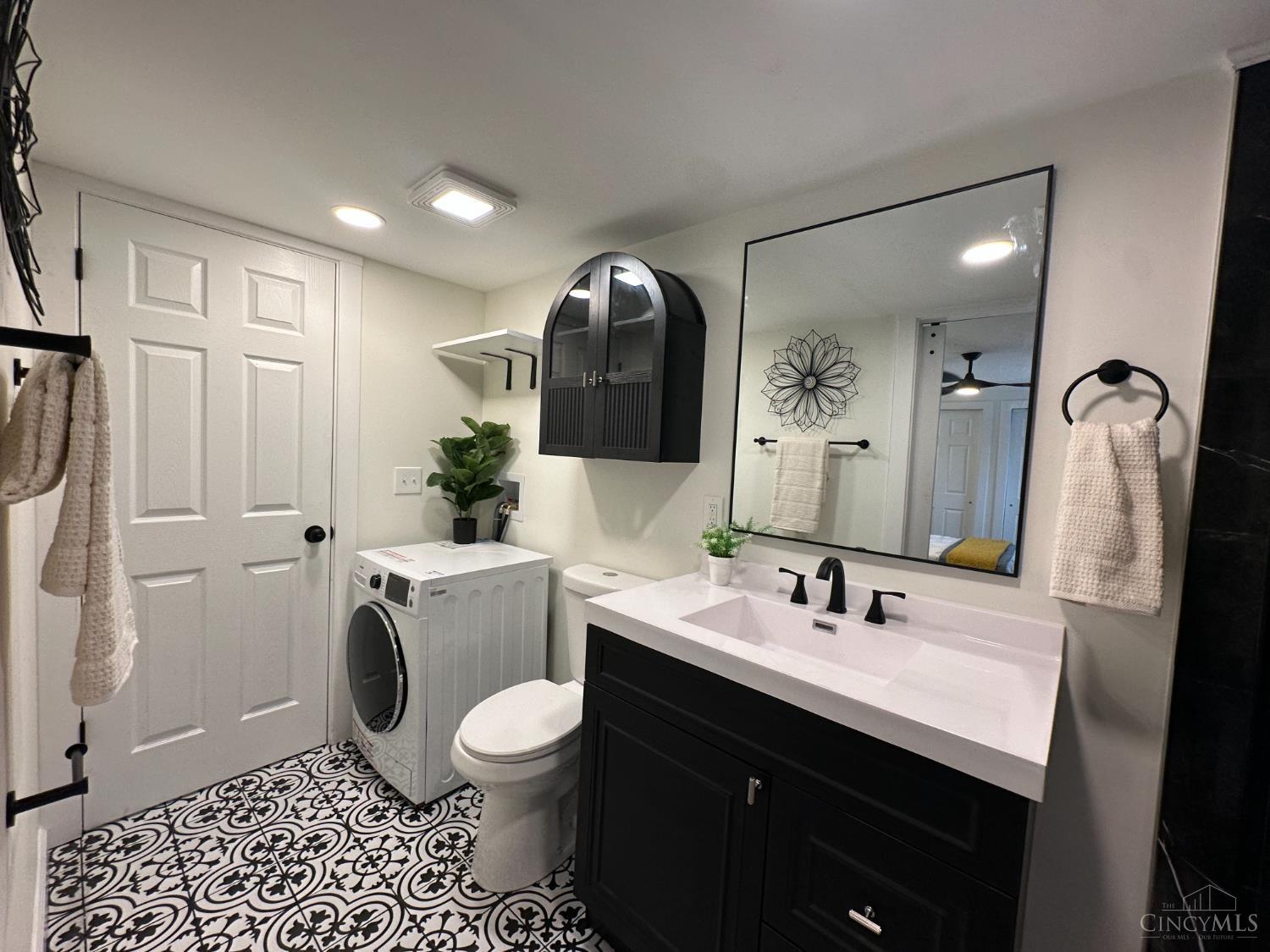 2500 Warsaw Avenue 33