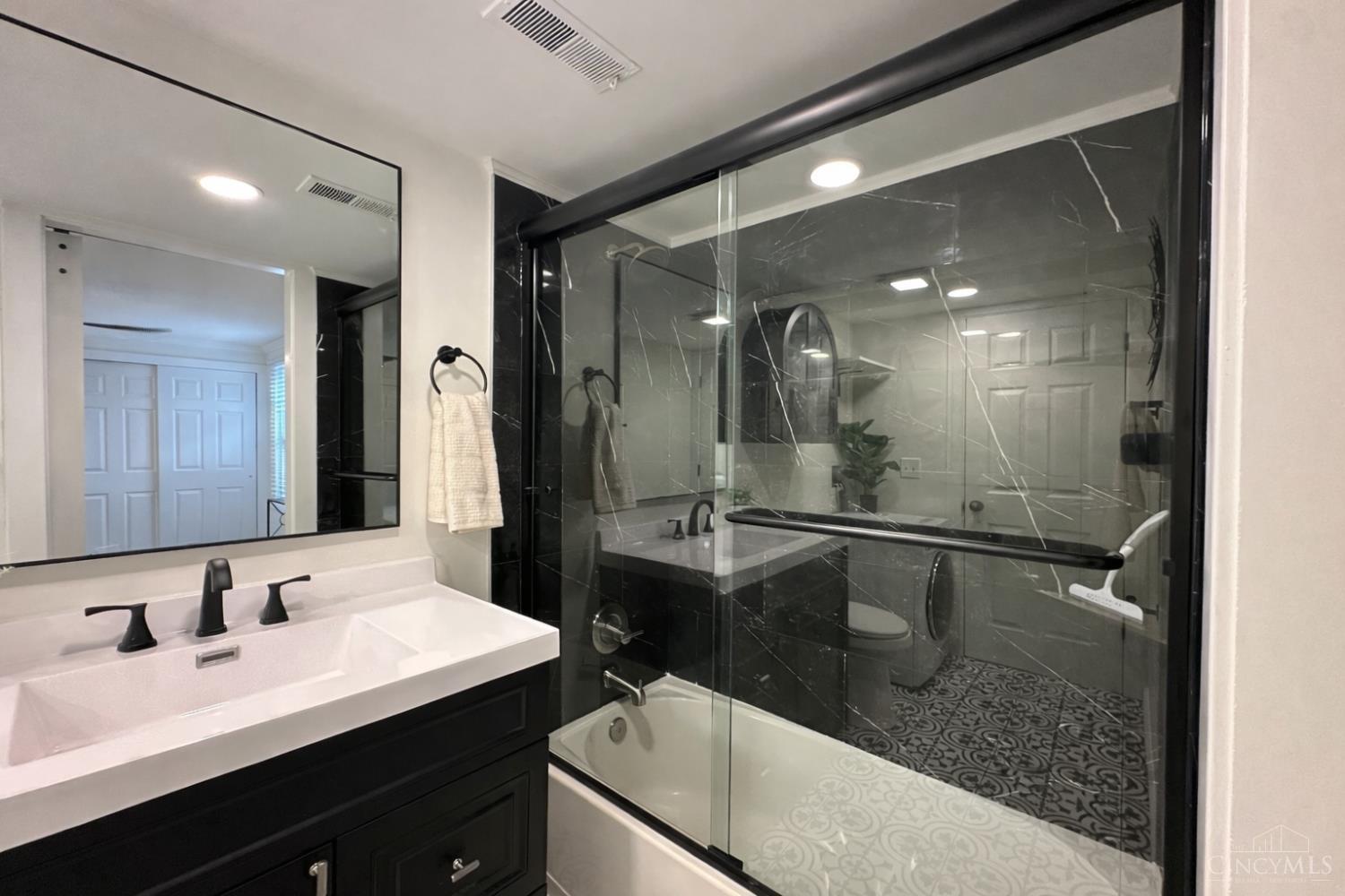 2500 Warsaw Avenue 33