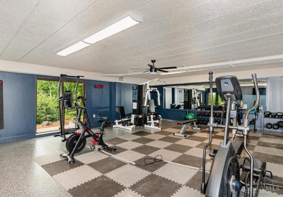 2500 Warsaw Avenue 33