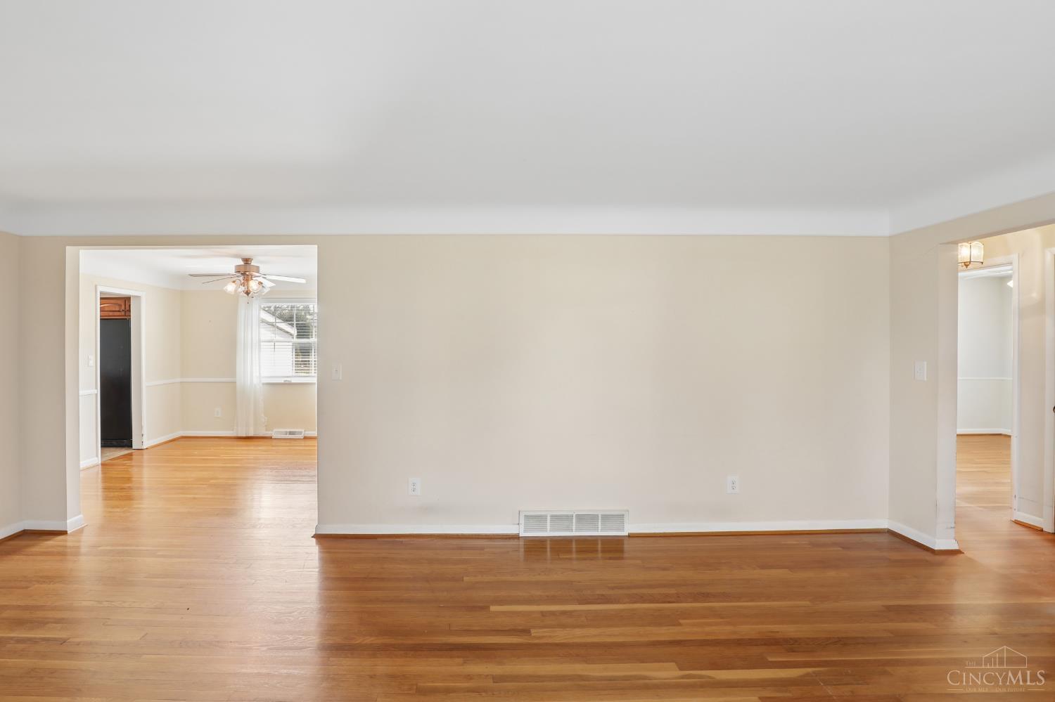 4673 Happiness Way