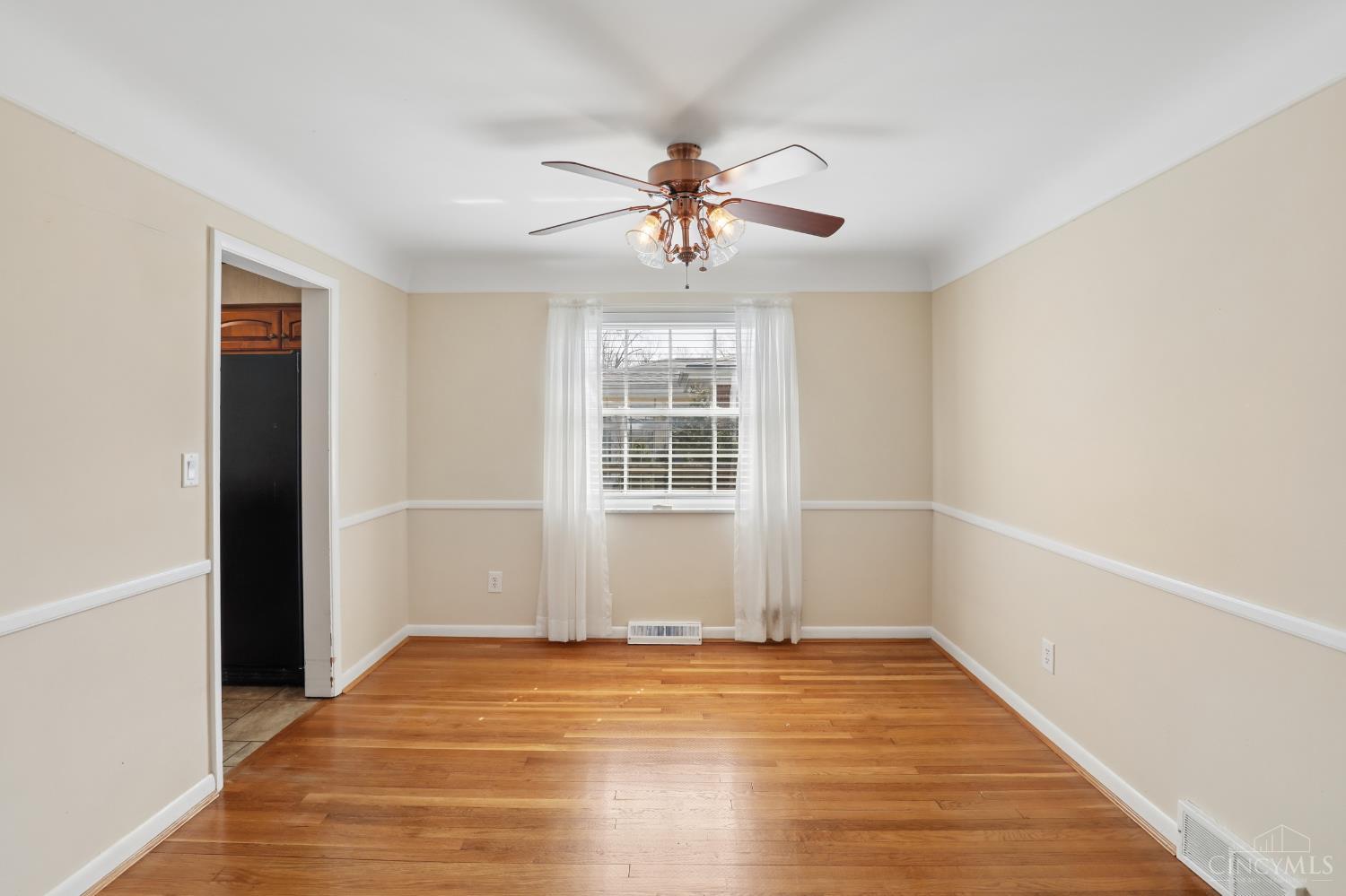4673 Happiness Way
