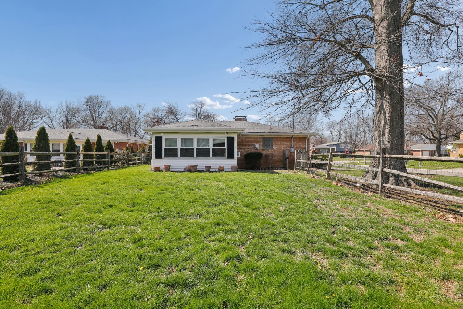 4673 Happiness Way