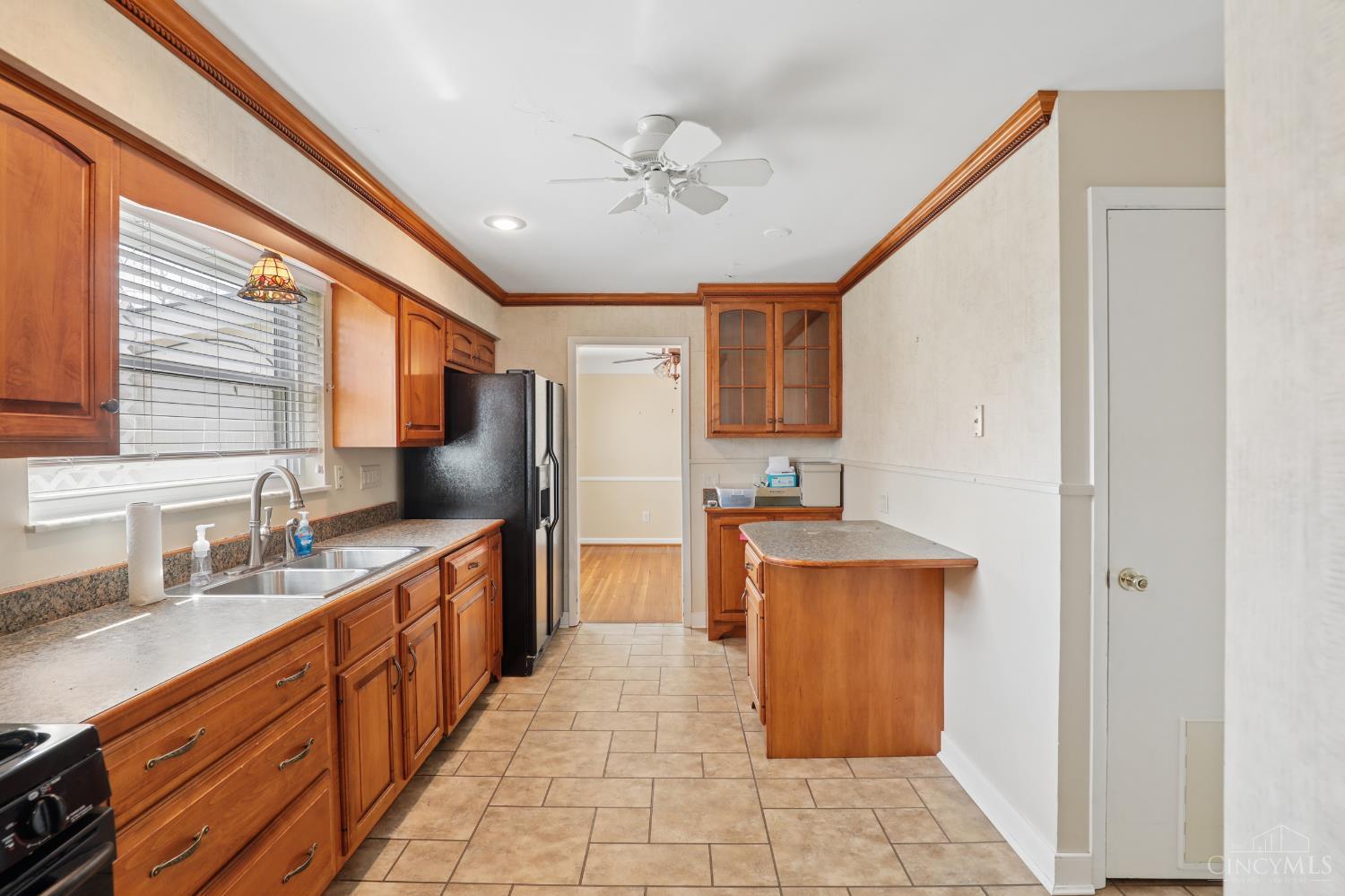 4673 Happiness Way
