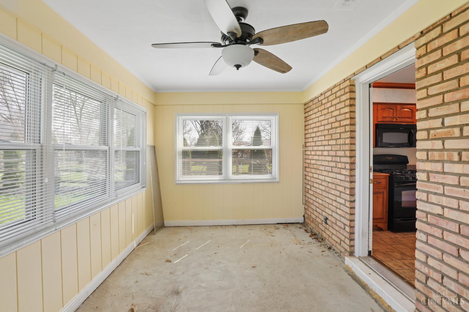 4673 Happiness Way