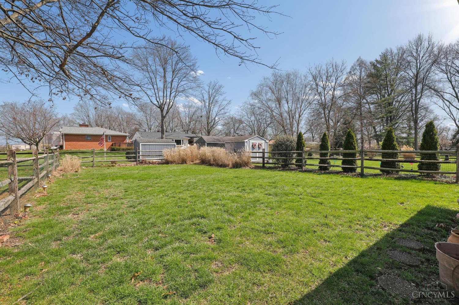4673 Happiness Way