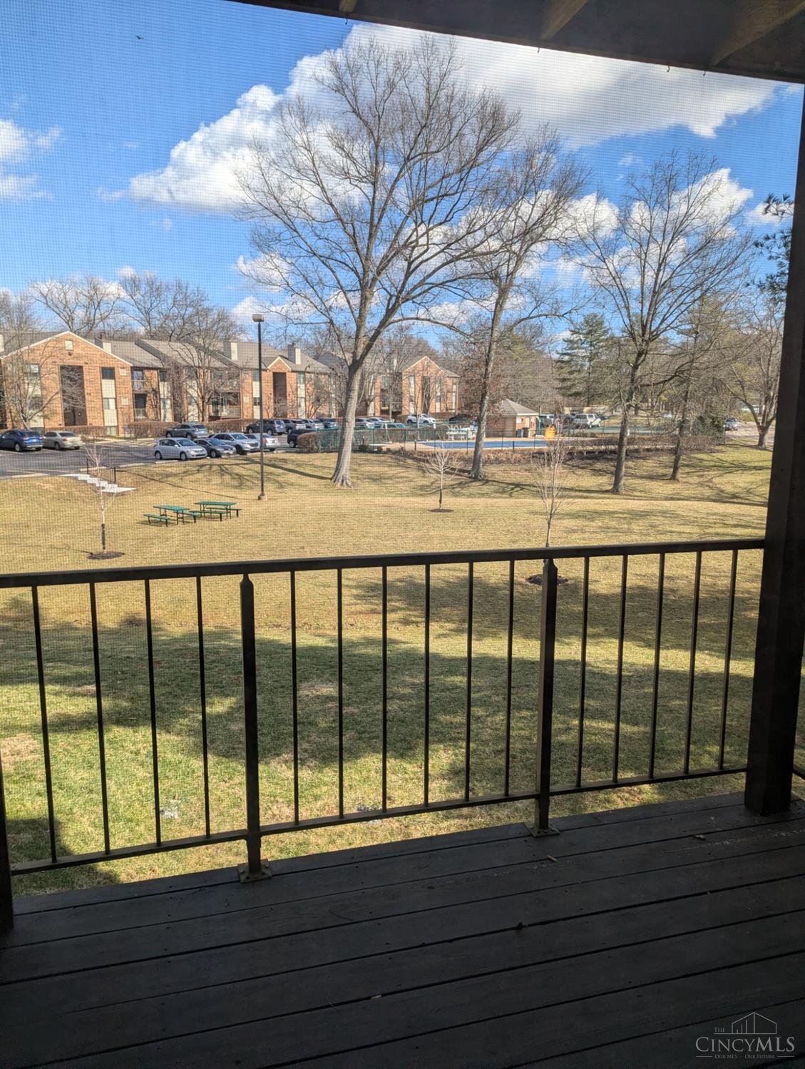 5985 Meadow Creek Drive 8