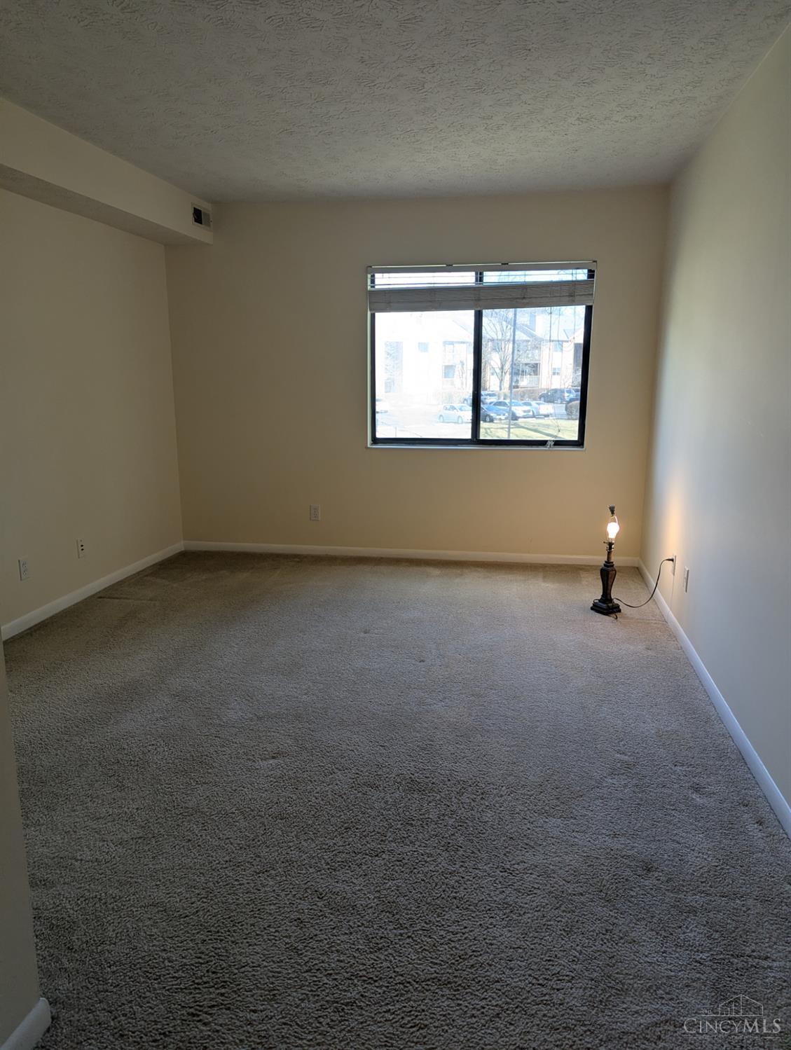 5985 Meadow Creek Drive 8