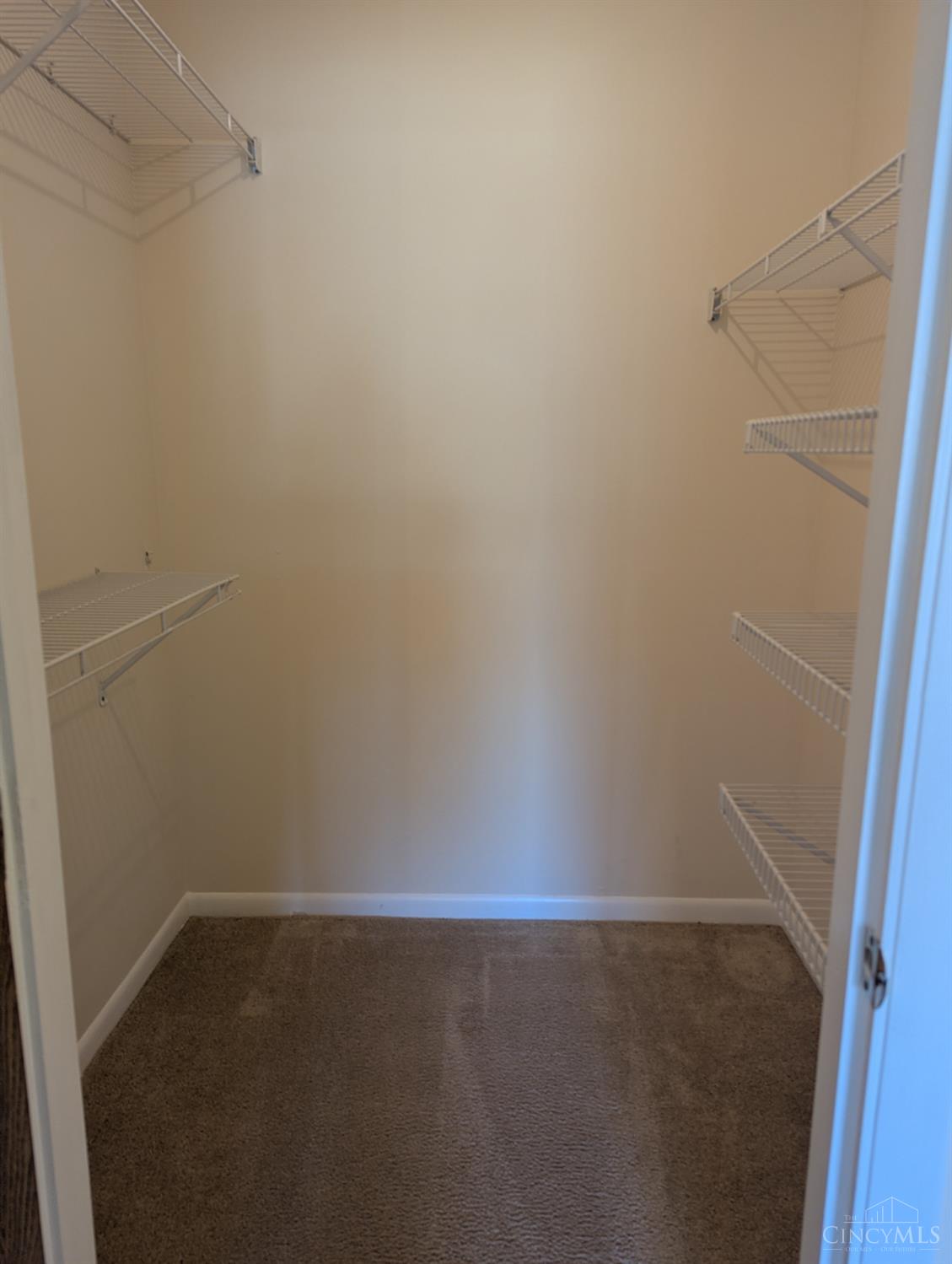 5985 Meadow Creek Drive 8