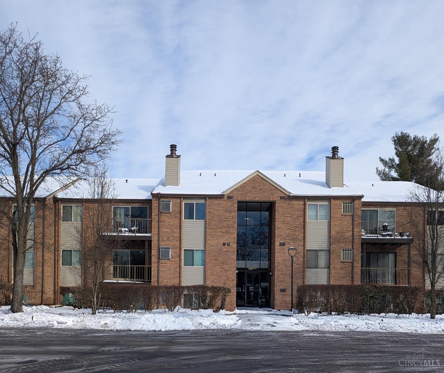 5985 Meadow Creek Drive 8