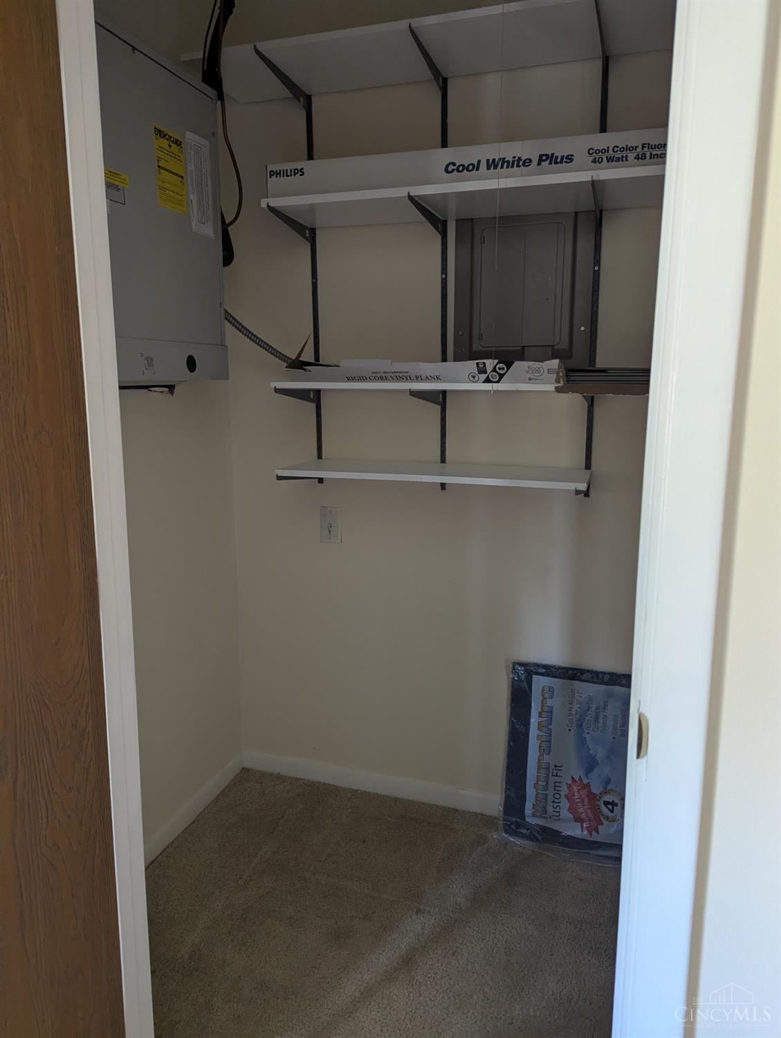 5985 Meadow Creek Drive 8