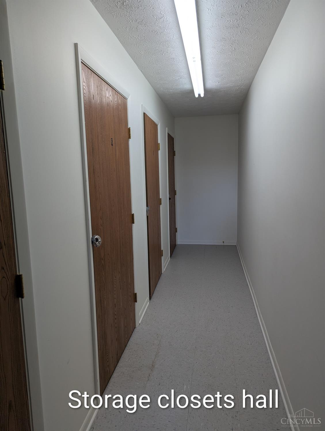 5985 Meadow Creek Drive 8