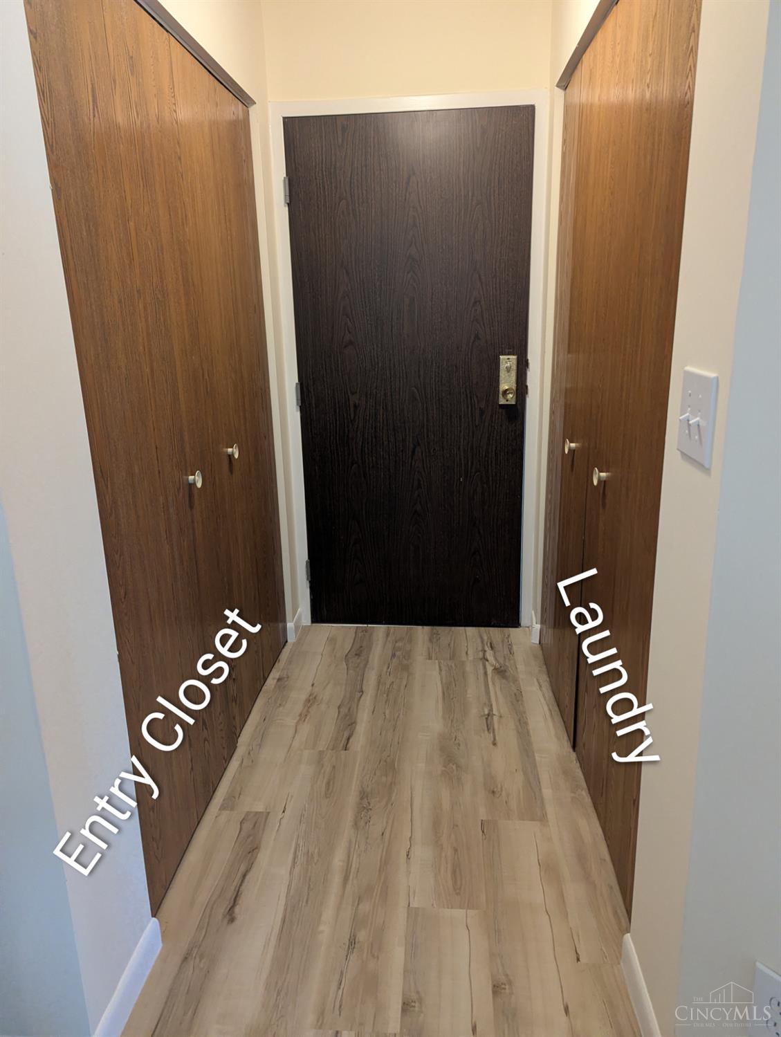 5985 Meadow Creek Drive 8