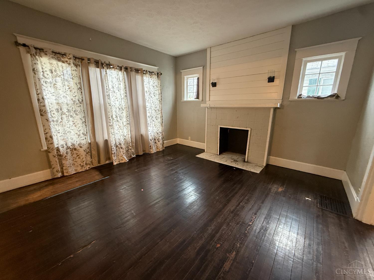 2312 S Sutphin Street