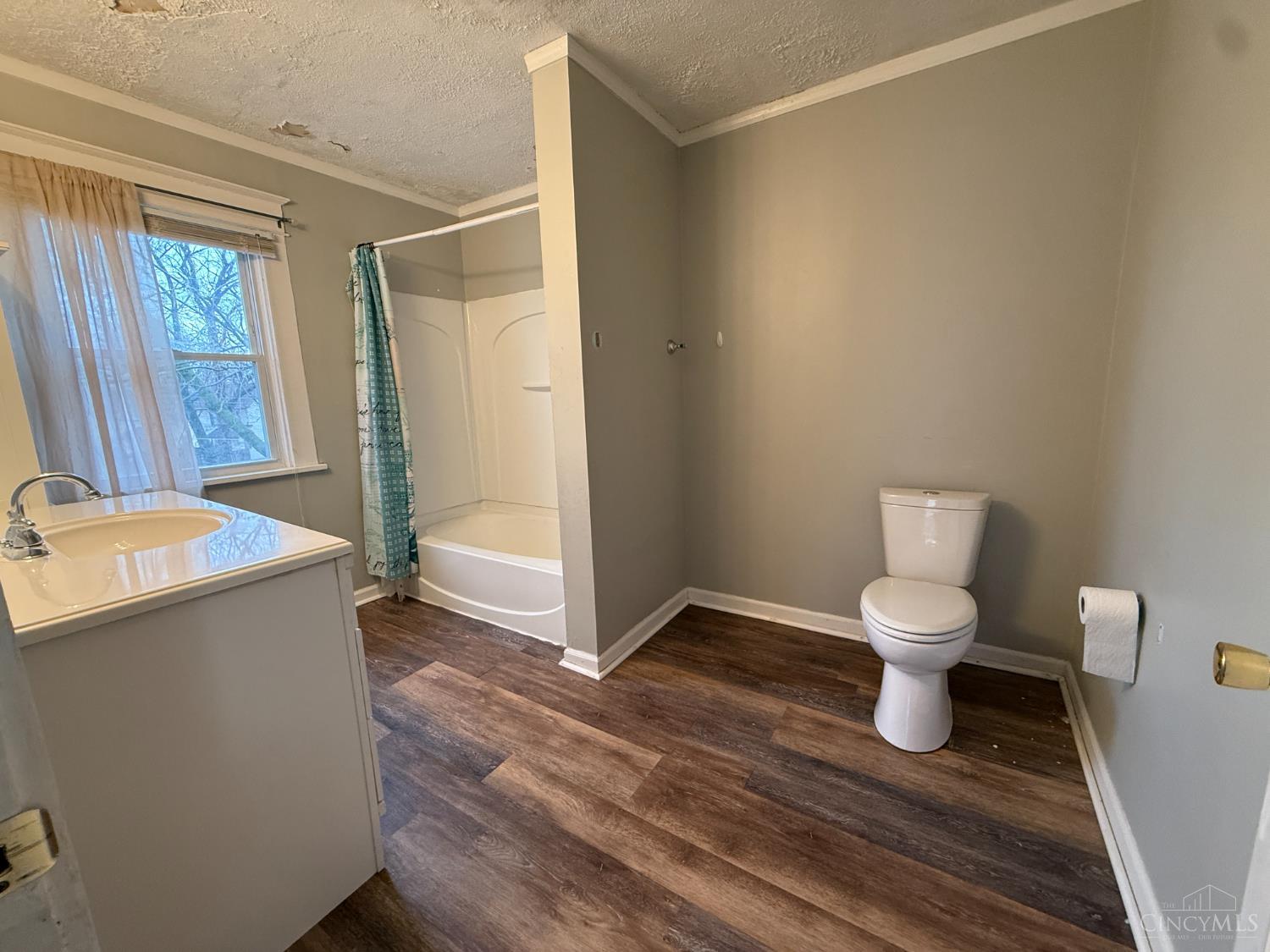 2312 S Sutphin Street