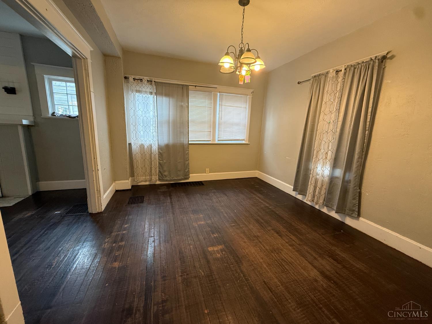 2312 S Sutphin Street