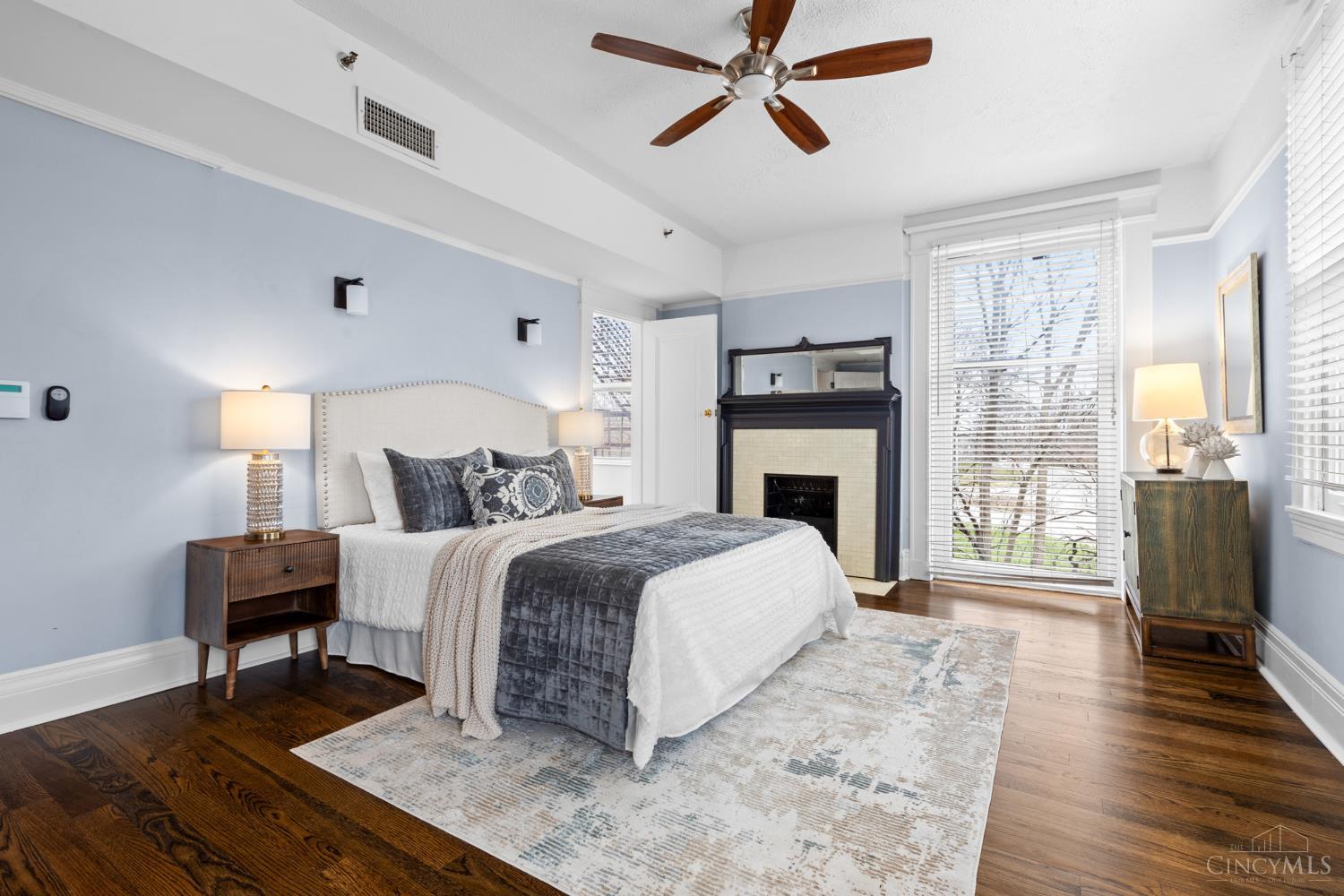 2100 St James Avenue